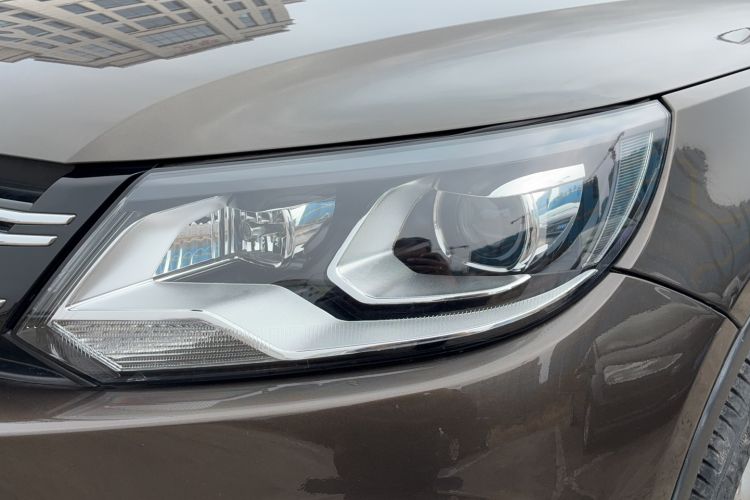 Used Volkswagen Tiguan 2017 300TSI Automatic Two-Wheel Drive Silk Road Comfort Edition Left Front Headlight