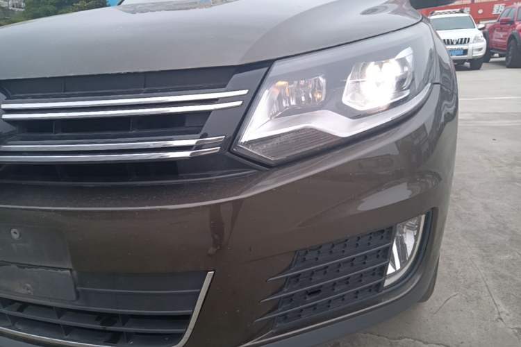 Used Volkswagen Tiguan 2017 300TSI Automatic Two-Wheel Drive Silk Road Comfort Edition Left Front Headlight