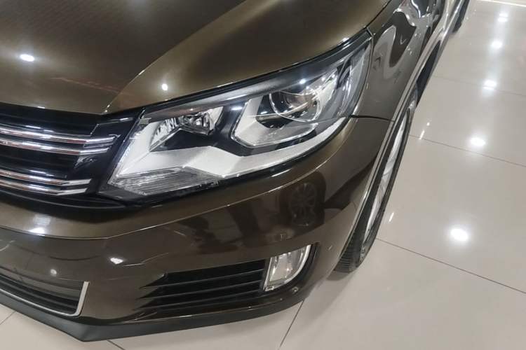 Used Volkswagen Tiguan 2017 300TSI Automatic Two-Wheel Drive Silk Road Comfort Edition Left Front Headlight