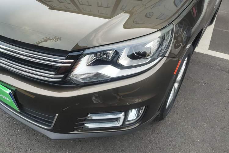 Used Volkswagen Tiguan 2017 300TSI Automatic Two-Wheel Drive Silk Road Comfort Edition Left Front Headlight