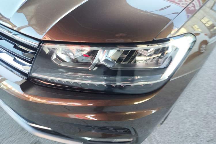 Used Volkswagen Tiguan 2017 330TSI All-Wheel-Drive Innovation Model Left Front Headlight