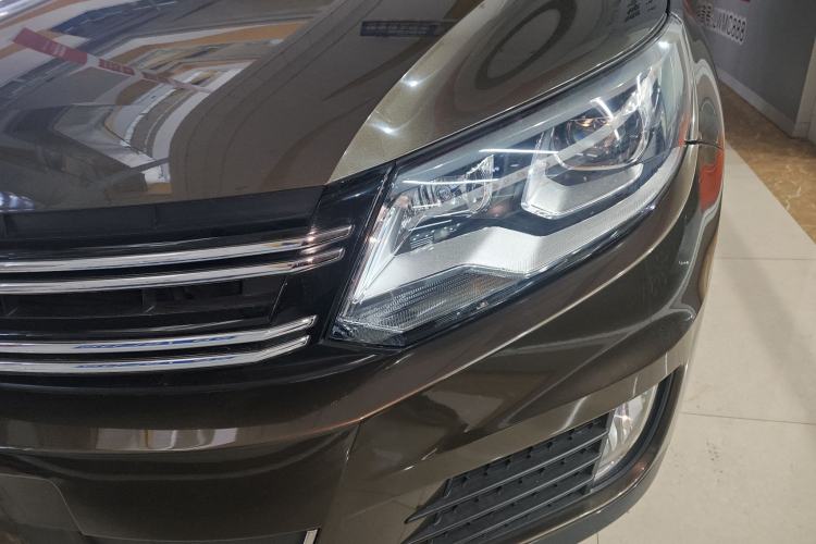 Used Volkswagen Tiguan 2017 300TSI Automatic Two-Wheel Drive Silk Road Comfort Edition Left Front Headlight
