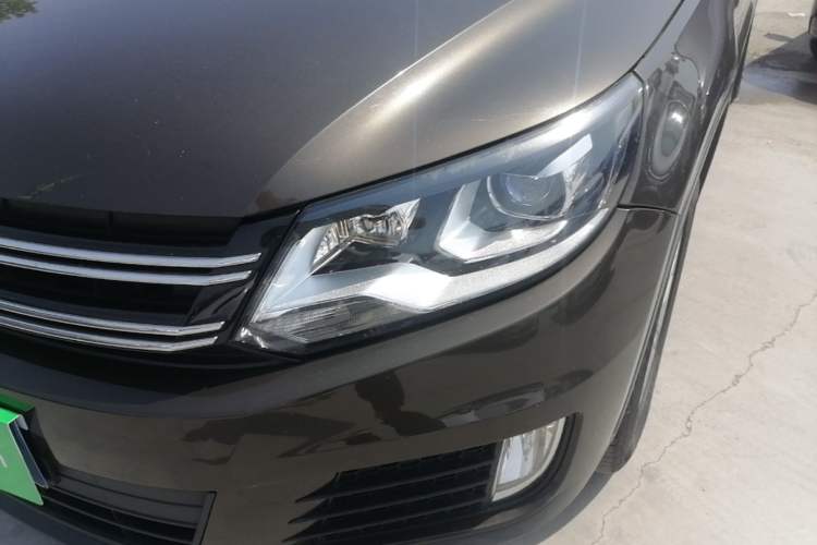 Used Volkswagen Tiguan 2017 300TSI Automatic Two-Wheel Drive Silk Road Luxury Edition Left Front Headlight