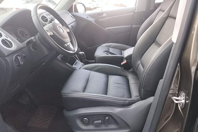 Used Volkswagen Tiguan 2017 300TSI Automatic Two-Wheel Drive Silk Road Comfort Edition Left Front Seat