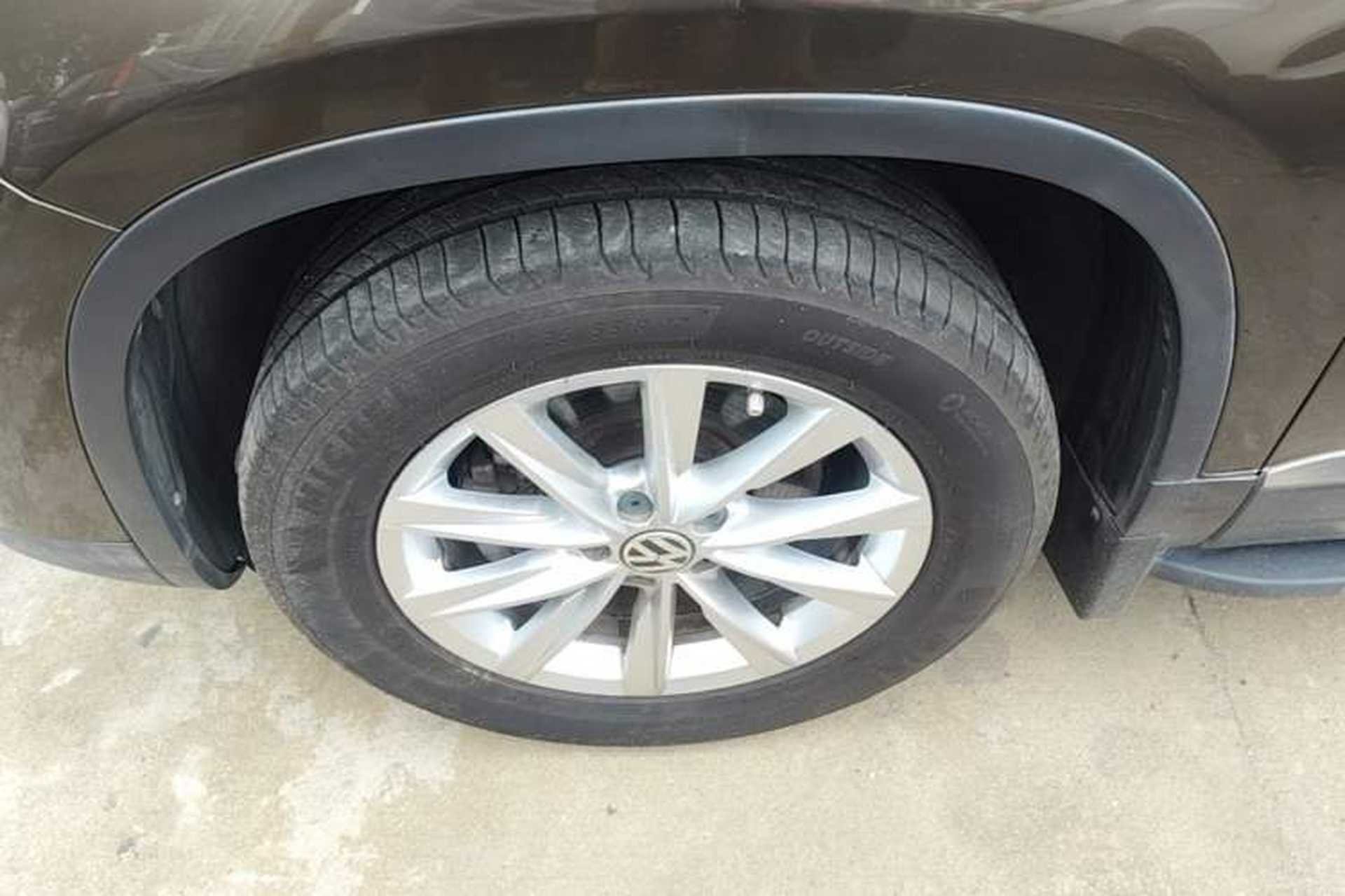 Used Volkswagen Tiguan 2017 300TSI Automatic Two-Wheel Drive Silk Road Luxury Edition Left Front Wheel Hub