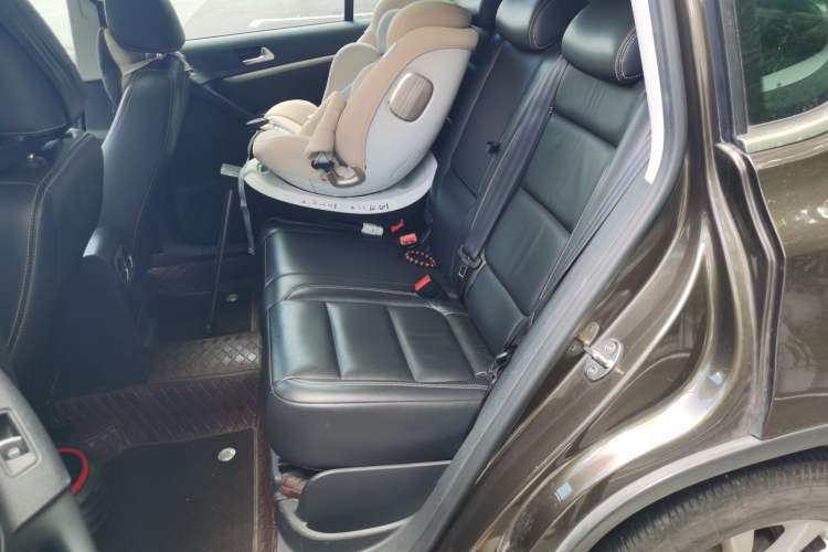 Used Volkswagen Tiguan 2017 300TSI Automatic Two-Wheel Drive Silk Road Comfort Edition Left Rear Seat
