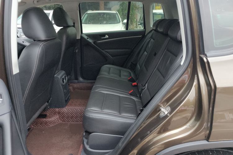 Used Volkswagen Tiguan 2017 300TSI Automatic Two-Wheel Drive Silk Road Comfort Edition Left Rear Seat