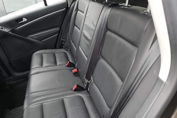 Used Volkswagen Tiguan 2017 300TSI Automatic Two-Wheel Drive Silk Road Comfort Edition Left Rear Seat