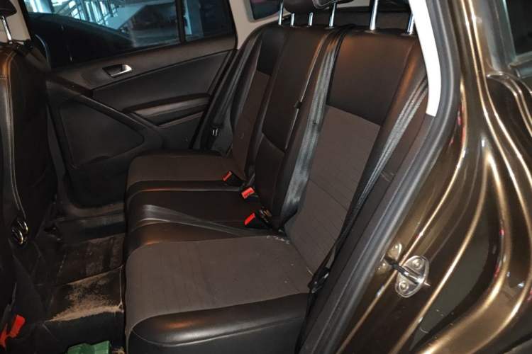 Used Volkswagen Tiguan 2017 300TSI Automatic Two-Wheel Drive Silk Road Luxury Edition Left Rear Seat