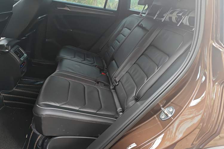 Used Volkswagen Tiguan 2017 380TSI Four-Wheel Drive R-Line Left Rear Seat