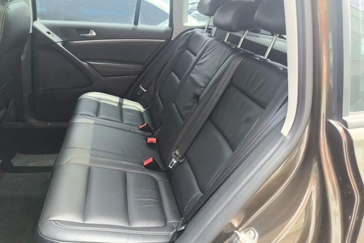Used Volkswagen Tiguan 2017 300TSI Automatic Two-Wheel Drive Silk Road Comfort Edition Left Rear Seat