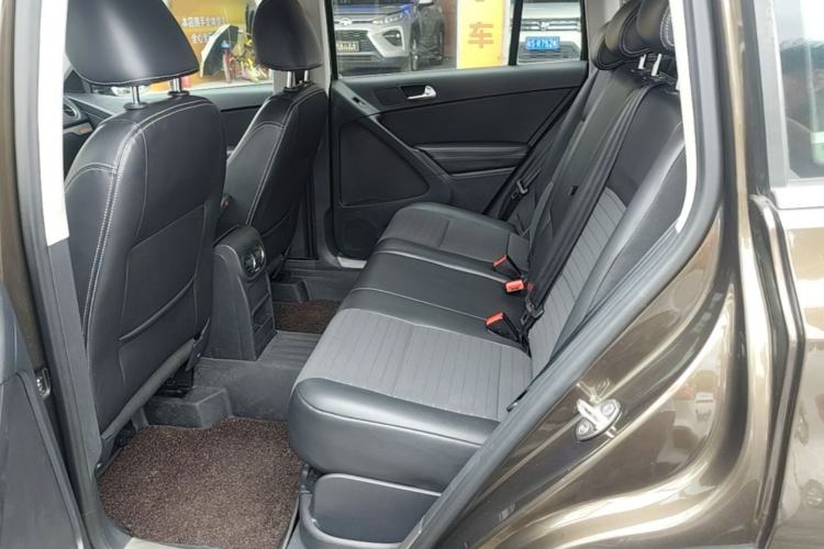 Used Volkswagen Tiguan 2017 300TSI Automatic Two-Wheel Drive Silk Road Luxury Edition Left Rear Seat