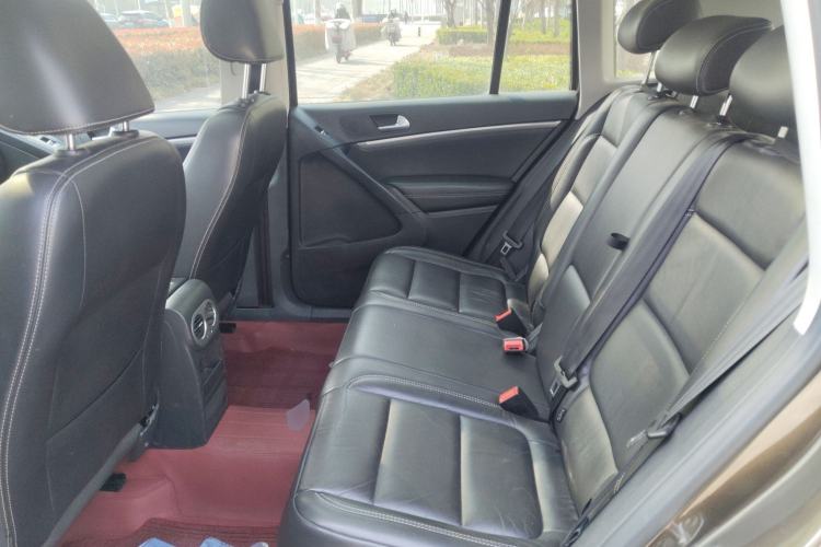 Used Volkswagen Tiguan 2017 300TSI Automatic Two-Wheel Drive Silk Road Comfort Edition Left Rear Seat