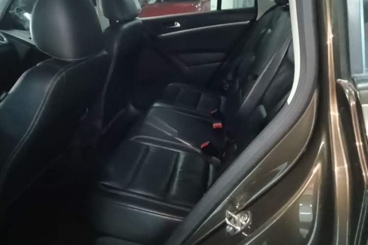 Used Volkswagen Tiguan 2017 300TSI Automatic Two-Wheel Drive Silk Road Comfort Edition Left Rear Seat