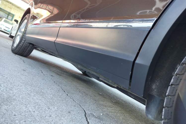 Used Volkswagen Tiguan 2017 330TSI All-Wheel-Drive Innovation Model Left Side Sill