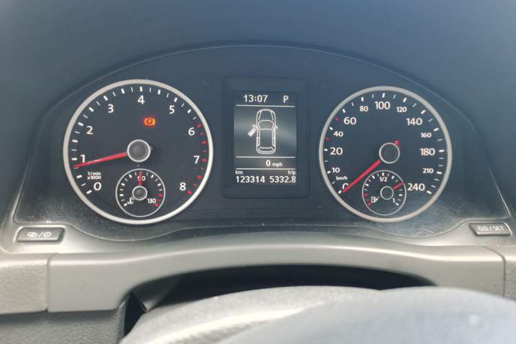 Used Volkswagen Tiguan 2017 300TSI Automatic Two-Wheel Drive Silk Road Comfort Edition Odometer Close Up