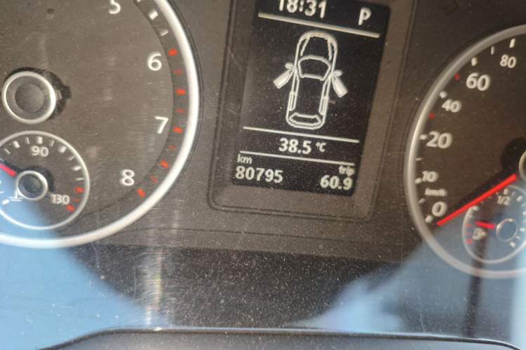 Used Volkswagen Tiguan 2017 300TSI Automatic Two-Wheel Drive Silk Road Luxury Edition Odometer Close Up