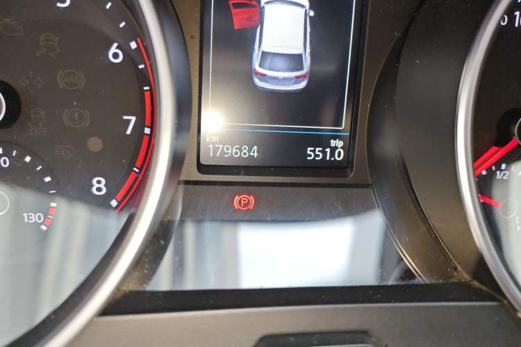 Used Volkswagen Tiguan 2017 280TSI Two-Wheel-Drive Elite Version Odometer Close Up