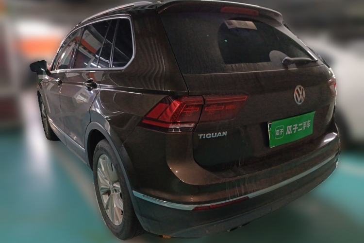 Used Volkswagen Tiguan 2017 330TSI All-Wheel-Drive Innovation Model Rear Left 45 Deg
