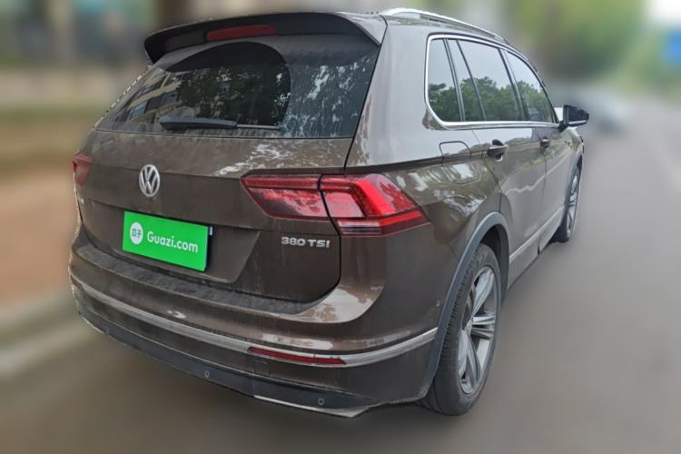 Used Volkswagen Tiguan 2017 380TSI Four-Wheel Drive R-Line Rear Right 45 Deg