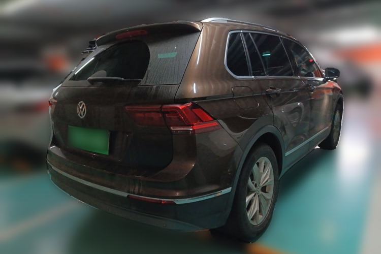 Used Volkswagen Tiguan 2017 330TSI All-Wheel-Drive Innovation Model Rear Right 45 Deg