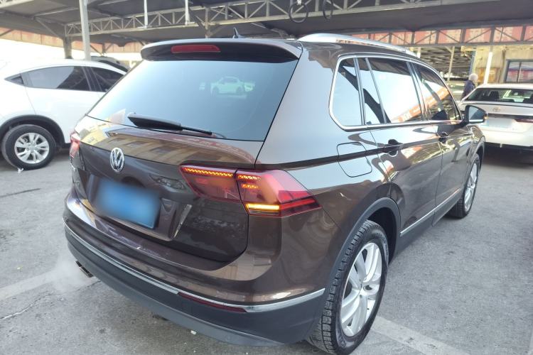 Used Volkswagen Tiguan 2017 330TSI All-Wheel-Drive Innovation Model Rear Right 45 Deg