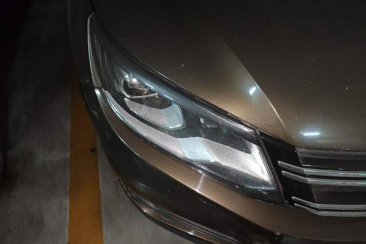 Used Volkswagen Tiguan 2017 300TSI Automatic Two-Wheel Drive Silk Road Comfort Edition Right Front Headlight