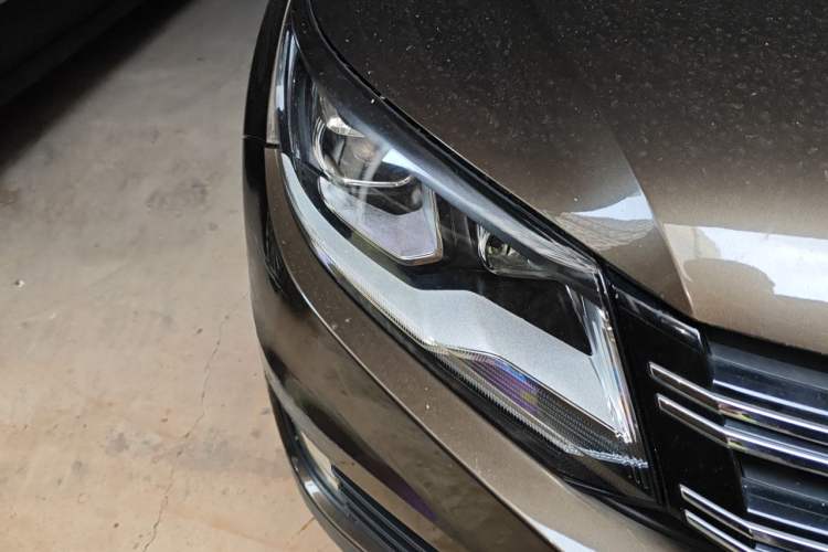 Used Volkswagen Tiguan 2017 300TSI Automatic Two-Wheel Drive Silk Road Luxury Edition Right Front Headlight