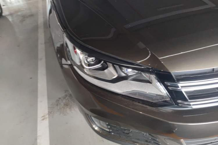 Used Volkswagen Tiguan 2017 300TSI Automatic Two-Wheel Drive Silk Road Comfort Edition Right Front Headlight