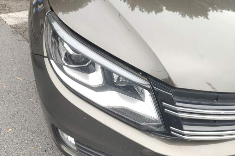Used Volkswagen Tiguan 2017 300TSI Automatic Two-Wheel Drive Silk Road Comfort Edition Right Front Headlight
