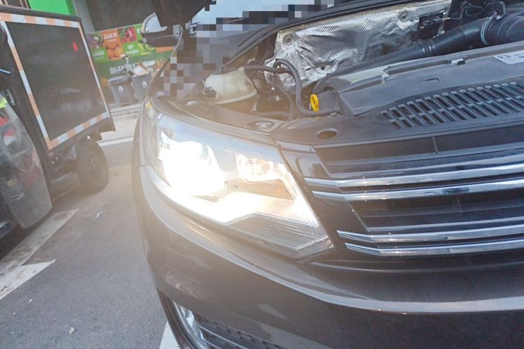 Used Volkswagen Tiguan 2017 300TSI Automatic Two-Wheel Drive Silk Road Comfort Edition Right Front Headlight