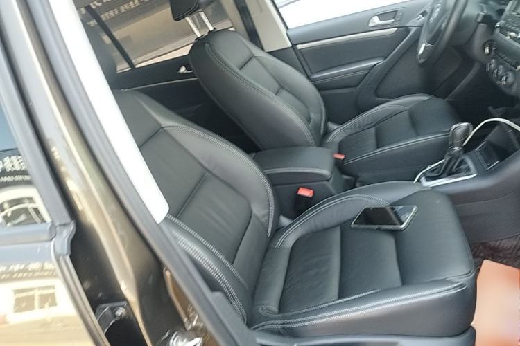 Used Volkswagen Tiguan 2017 300TSI Automatic Two-Wheel Drive Silk Road Comfort Edition Right Front Seat