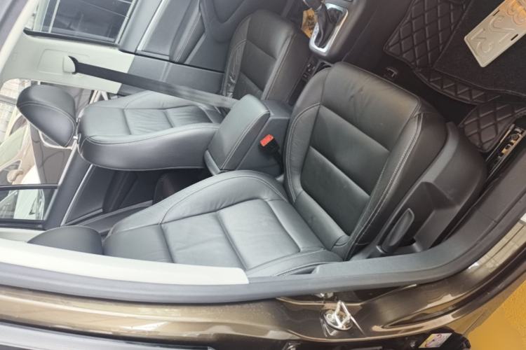 Used Volkswagen Tiguan 2017 300TSI Automatic Two-Wheel Drive Silk Road Comfort Edition Right Front Seat
