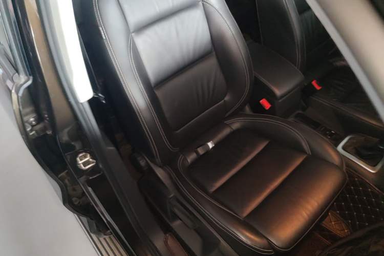 Used Volkswagen Tiguan 2017 300TSI Automatic Two-Wheel Drive Silk Road Comfort Edition Right Front Seat