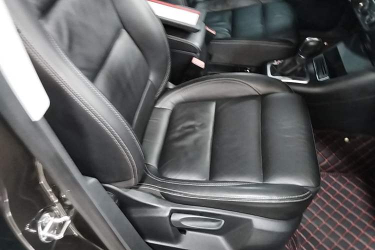 Used Volkswagen Tiguan 2017 300TSI Automatic Two-Wheel Drive Silk Road Comfort Edition Right Front Seat
