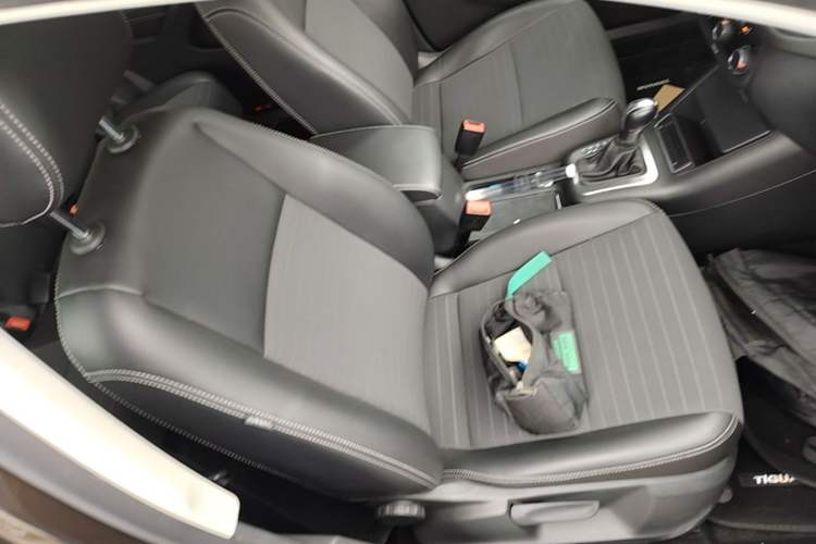 Used Volkswagen Tiguan 2017 300TSI Automatic Two-Wheel Drive Silk Road Luxury Edition Right Front Seat