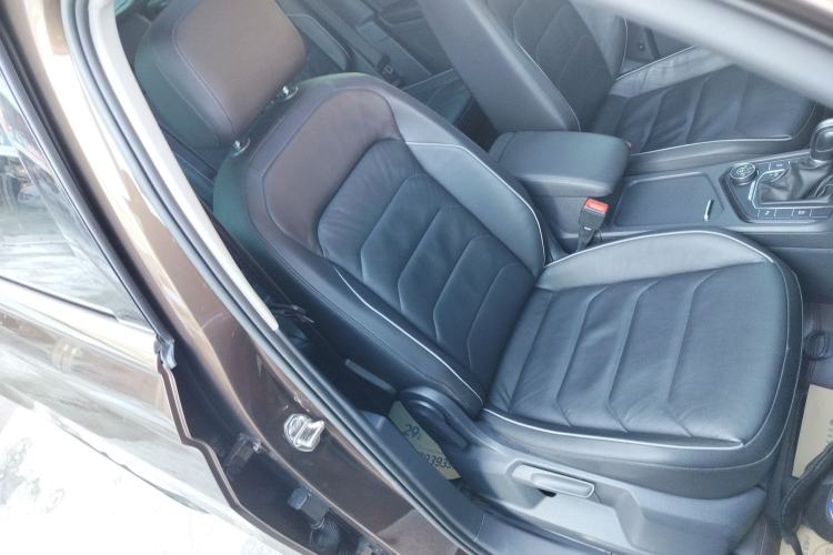 Used Volkswagen Tiguan 2017 330TSI All-Wheel-Drive Innovation Model Right Front Seat