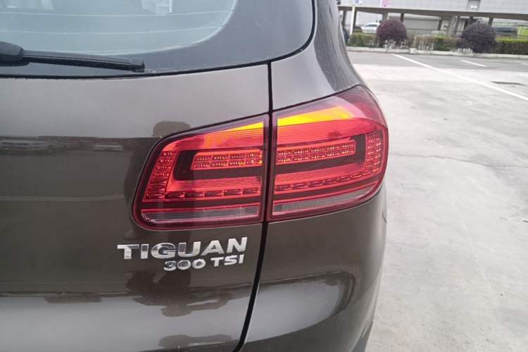 Used Volkswagen Tiguan 2017 300TSI Automatic Two-Wheel Drive Silk Road Comfort Edition Right Rear Taillight