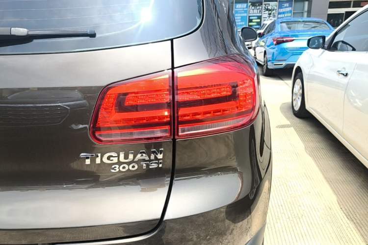 Used Volkswagen Tiguan 2017 300TSI Automatic Two-Wheel Drive Silk Road Comfort Edition Right Rear Taillight