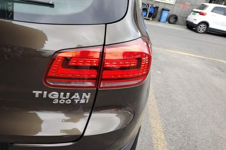 Used Volkswagen Tiguan 2017 300TSI Automatic Two-Wheel Drive Silk Road Luxury Edition Right Rear Taillight
