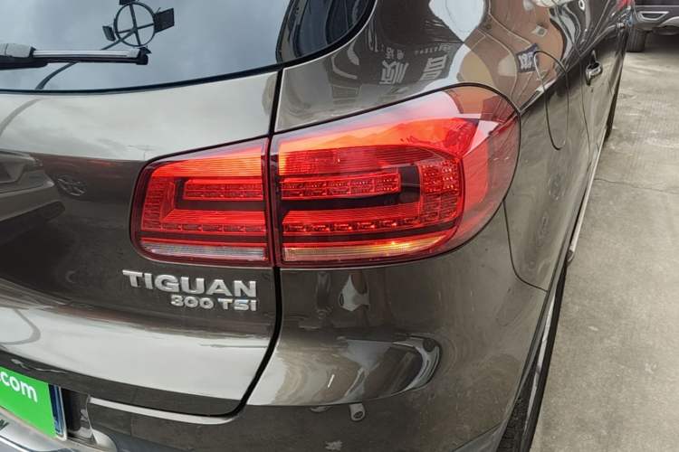 Used Volkswagen Tiguan 2017 300TSI Automatic Two-Wheel Drive Silk Road Luxury Edition Right Rear Taillight