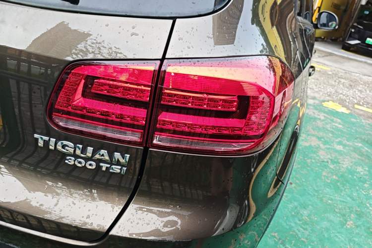 Used Volkswagen Tiguan 2017 300TSI Automatic Two-Wheel Drive Silk Road Comfort Edition Right Rear Taillight