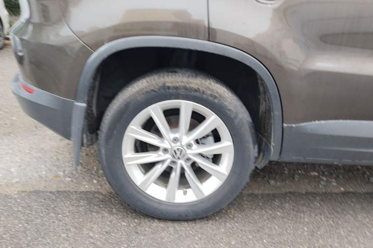 Used Volkswagen Tiguan 2017 300TSI Automatic Two-Wheel Drive Silk Road Comfort Edition Right Rear Wheel Hub