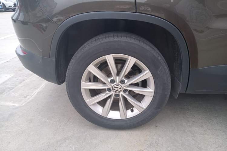 Used Volkswagen Tiguan 2017 300TSI Automatic Two-Wheel Drive Silk Road Comfort Edition Right Rear Wheel Hub