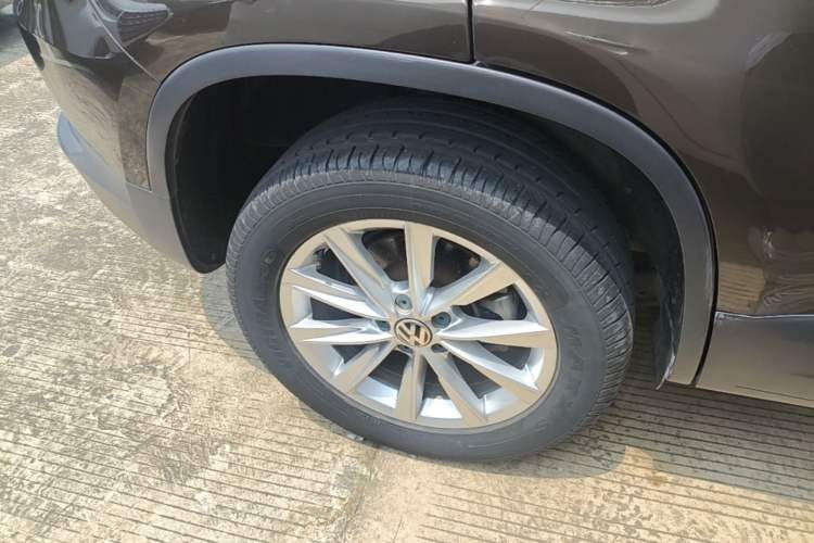 Used Volkswagen Tiguan 2017 300TSI Automatic Two-Wheel Drive Silk Road Comfort Edition Right Rear Wheel Hub