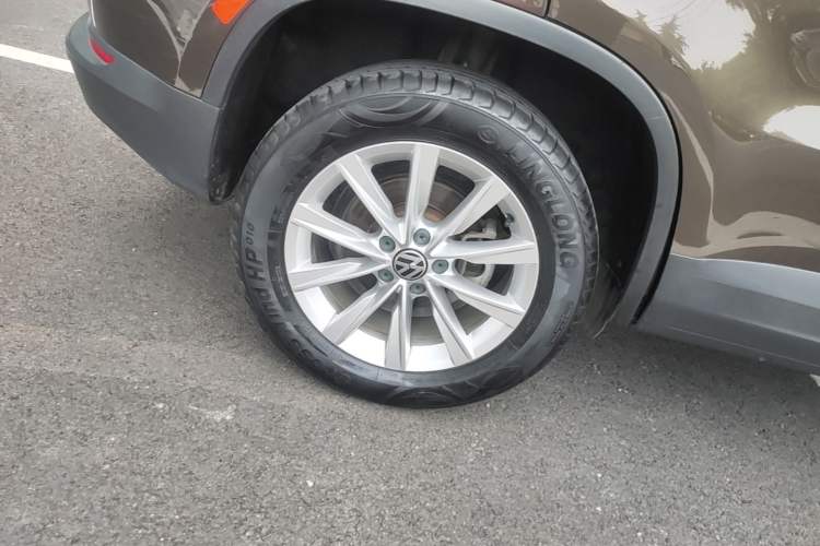 Used Volkswagen Tiguan 2017 300TSI Automatic Two-Wheel Drive Silk Road Comfort Edition Right Rear Wheel Hub