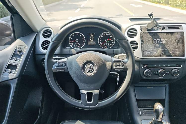 Used Volkswagen Tiguan 2017 300TSI Automatic Two-Wheel Drive Silk Road Comfort Edition Steering Wheel