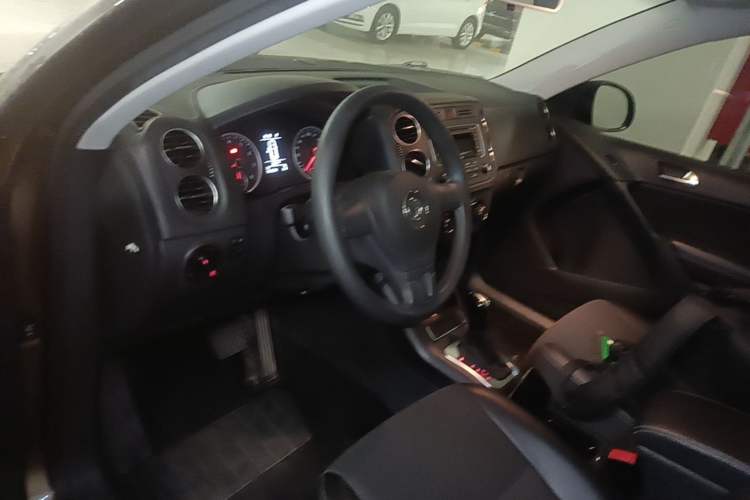 Used Volkswagen Tiguan 2017 300TSI Automatic Two-Wheel Drive Silk Road Luxury Edition Steering Wheel