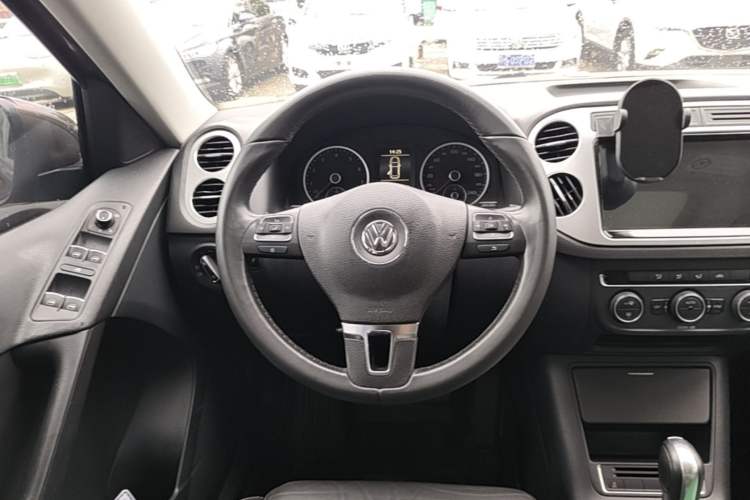 Used Volkswagen Tiguan 2017 300TSI Automatic Two-Wheel Drive Silk Road Comfort Edition Steering Wheel