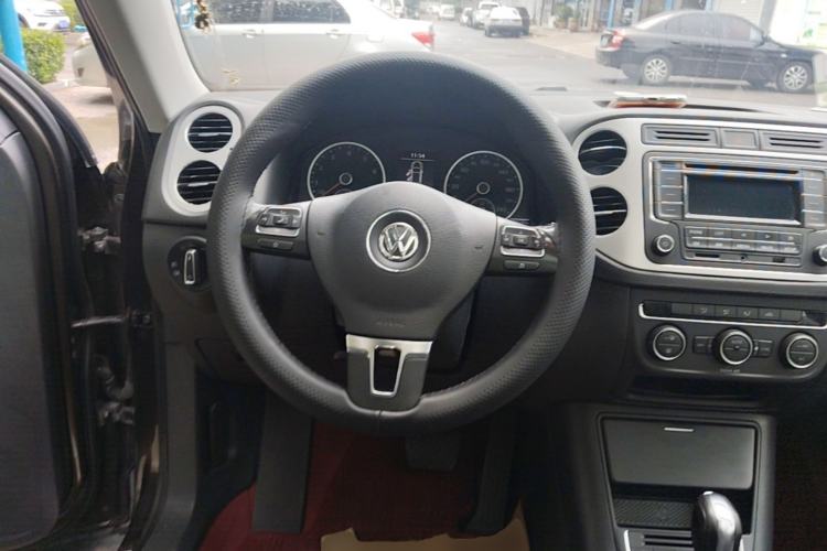 Used Volkswagen Tiguan 2017 300TSI Automatic Two-Wheel Drive Silk Road Comfort Edition Steering Wheel